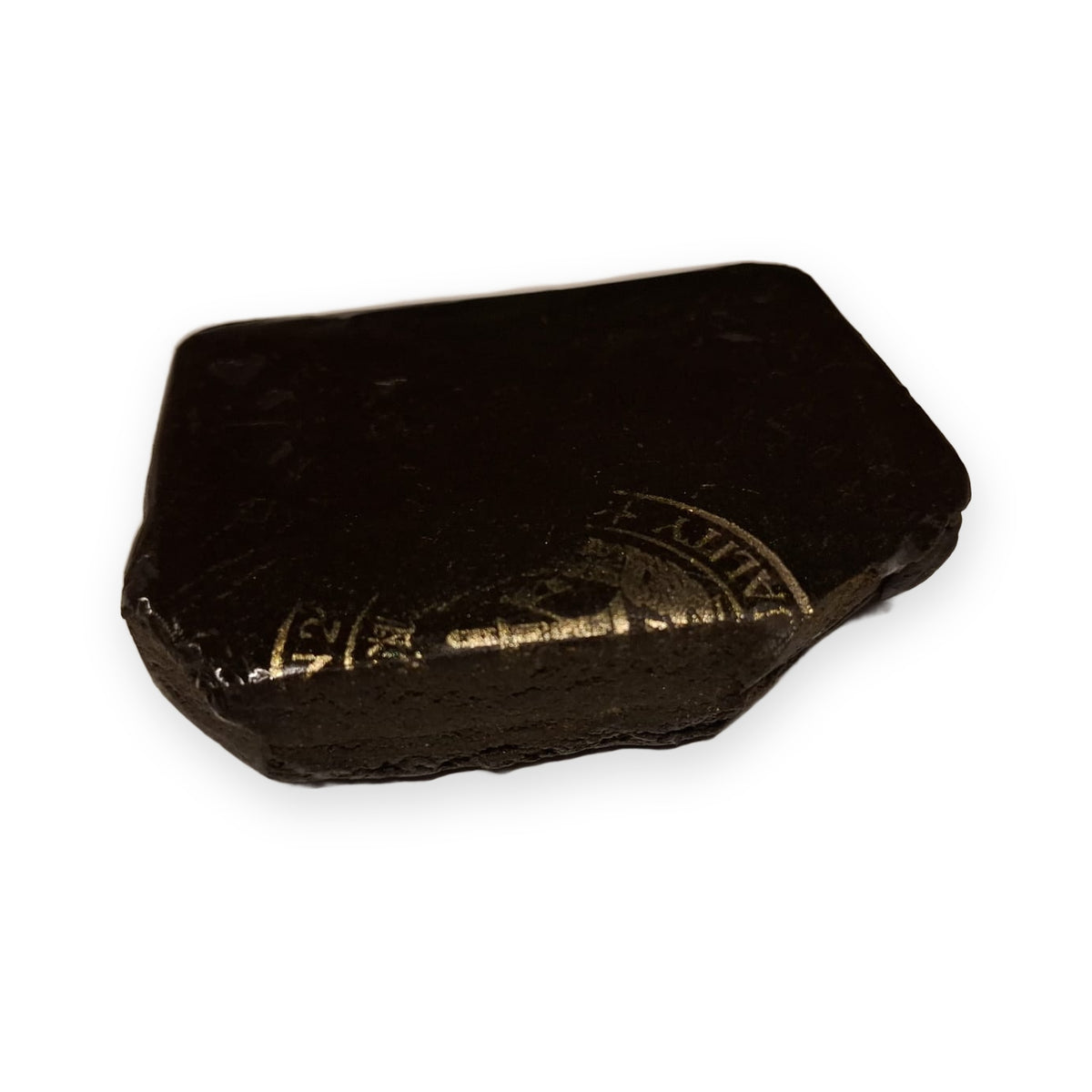 Résine de CBD Afghan – hash noir avec tampon doré sur fond blanc – Tiny Green