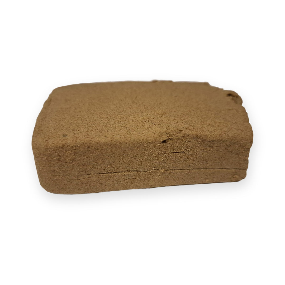 Résine de CBD Beldia CRX – pollen CBD blond sur fond blanc – Tiny Green